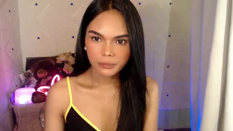 Snapshot of itgirl_cathy chatting on 02.15.25 CathCathy online show from 02.15.25