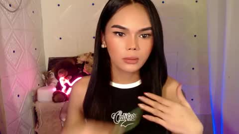 Snapshot of itgirl_cathy chatting on 02.16.25 CathCathy online show from 02.16.25