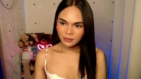 Snapshot of itgirl_cathy chatting on 02.20.25 CathCathy online show from 02.20.25