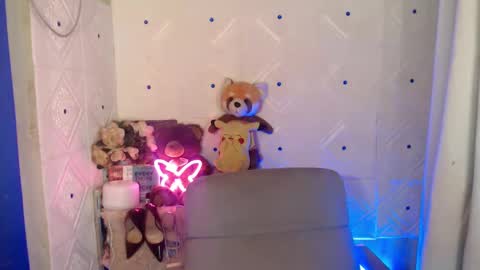 Snapshot of itgirl_cathy chatting on 02.25.25 CathCathy online show from 02.25.25