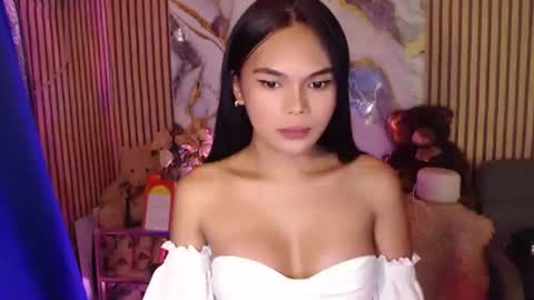 Snapshot of itgirl_cathy chatting on 10.20.25 CathCathy online show from 10.20.25