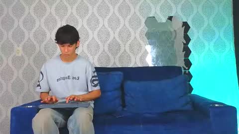 Ithan and Friends online show from 03.11.25