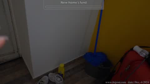 Snapshot of its_jessi chatting on 12.04.24 Jessi online show from 12.04.24