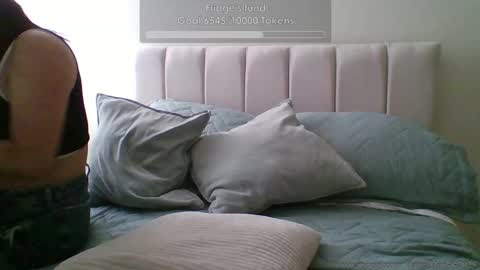 Snapshot of its_jessi chatting on 03.08.25 Jessi online show from 03.08.25