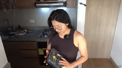 Snapshot of its_jessi chatting on 10.29.25 Jessi online show from 10.29.25