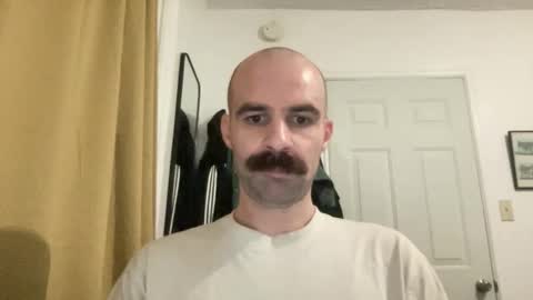 Snapshot of its_me_adam_9 chatting on 11.04.25 its_me_adam_9 online show from 11.04.25