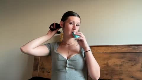 Snapshot of itskaylaaa chatting on 06.27.26 itsKaylaaa online show from 06.27.26