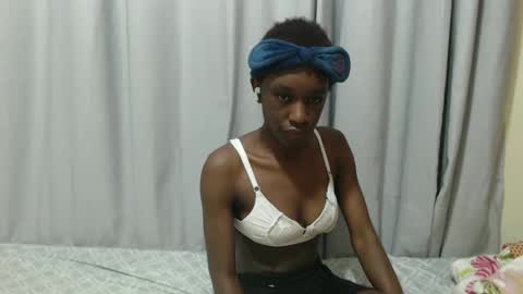 Laynne online show from 10.09.25