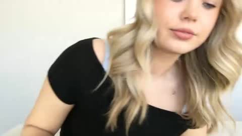 Snapshot of itsmadisynmae chatting on 03.12.25 OF madisynmaee online show from 03.12.25