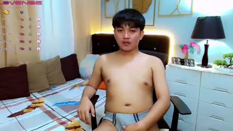 Snapshot of itsme_berniexx chatting on 01.10.25 ask me online show from 01.10.25