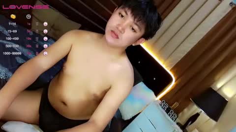 Snapshot of itsme_berniexx chatting on 02.22.25 ask me online show from 02.22.25