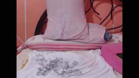 Snapshot of itsme_kitty chatting on 02.04.26 Kitty online show from 02.04.26