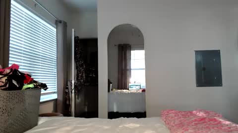 Alexis Rae online show from 10.16.25