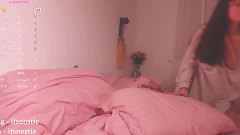 Snapshot of itsnostie chatting on 09.23.25 Nata Nsti elvish online show from 09.23.25