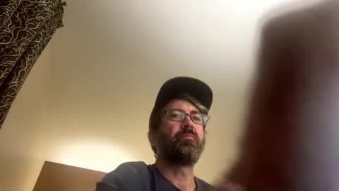 itsschmee85 online show from 10.17.25