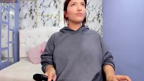 Itsuki N online show from 12.20.25