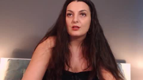 Melissa Khaan online show from 10.19.25