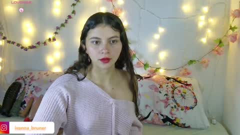 Snapshot of ivannabruner chatting on 01.25.25 Ivanna online show from 01.25.25