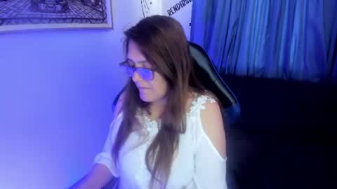 Snapshot of ivette_shaira chatting on 06.10.26 IVETTE online show from 06.10.26