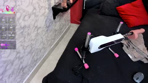 Snapshot of ivisbouncyass chatting on 04.05.26 Ivis online show from 04.05.26