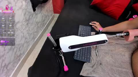 Snapshot of ivisbouncyass chatting on 04.11.26 Ivis online show from 04.11.26