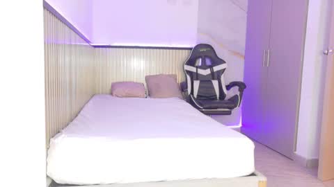 Ivon online show from 10.12.25