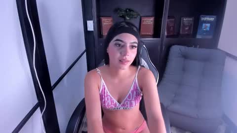 Snapshot of ivonneprince chatting on 10.10.25 ivonneprince online show from 10.10.25