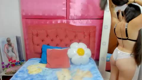 Snapshot of ivonny_cute chatting on 11.10.25 Ivonny online show from 11.10.25