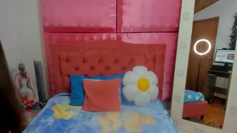 Snapshot of ivonny_cute chatting on 11.13.25 Ivonny online show from 11.13.25