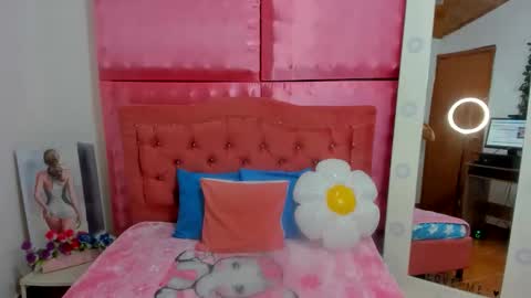 Snapshot of ivonny_cute chatting on 11.21.25 Ivonny online show from 11.21.25