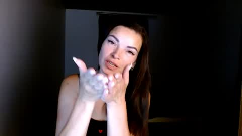 Snapshot of ivorymuse chatting on 07.04.26 Lana online show from 07.04.26