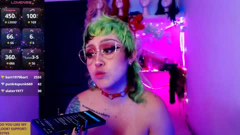 Snapshot of ivy_rosse chatting on 12.09.24 You can find more of me here online show from 12.09.24