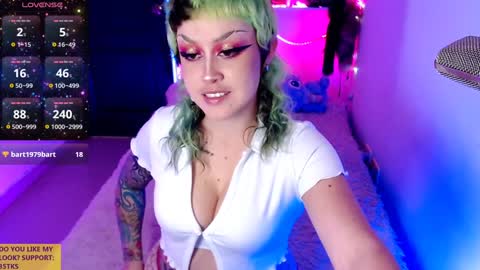 Snapshot of ivy_rosse chatting on 12.16.24 You can find more of me here online show from 12.16.24