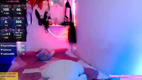 Snapshot of ivy_rosse chatting on 03.08.25 You can find more of me here online show from 03.08.25