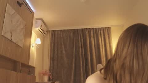 Snapshot of ivy_whyte chatting on 03.17.26 Ivy online show from 03.17.26