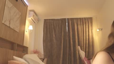 Snapshot of ivy_whyte chatting on 03.28.26 Ivy online show from 03.28.26