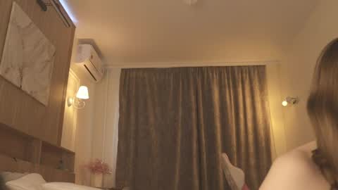 Snapshot of ivy_whyte chatting on 04.10.26 Ivy online show from 04.10.26