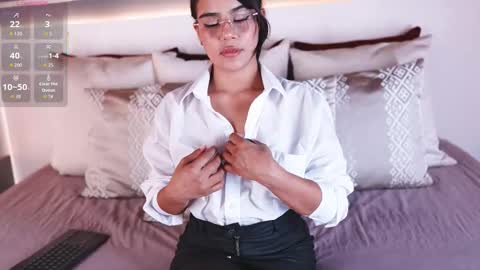 ivyellis online show from 02.21.26