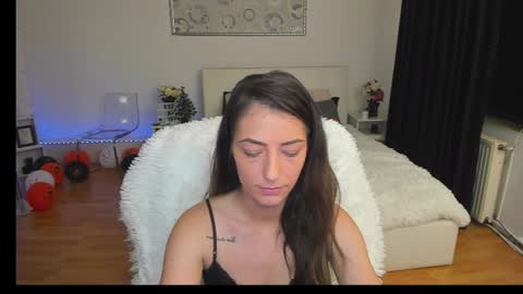 IvyFox online show from 12.08.24