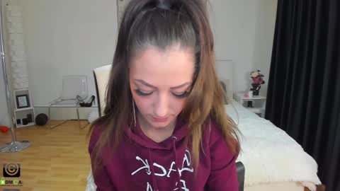 IvyFox online show from 01.29.25