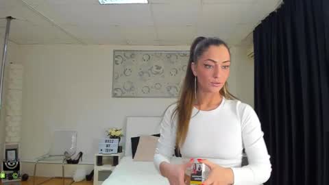 IvyFox online show from 02.10.25