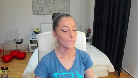 IvyFox online show from 03.11.25