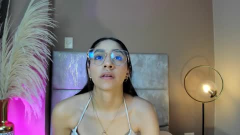 IvyJhonss online show from 12.17.25