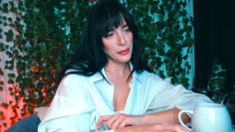 Miss Ivy online show from 12.12.24