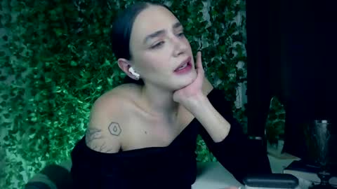 Miss Ivy online show from 12.29.24