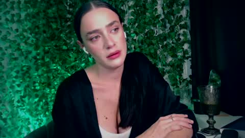 Miss Ivy online show from 12.29.24