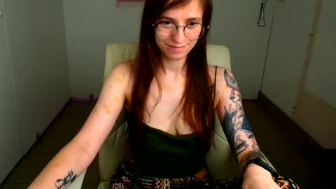 Snapshot of ivynoir_ chatting on 06.26.26 Ivy online show from 06.26.26