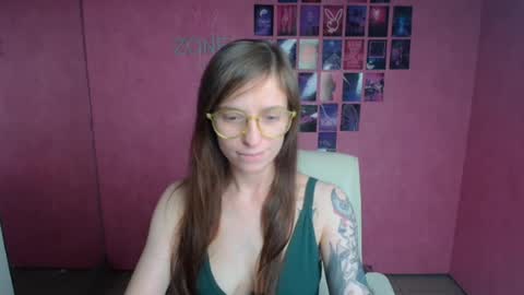 Snapshot of ivynoir_ chatting on 07.13.26 Ivy online show from 07.13.26
