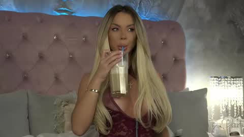  Ivy  online show from 11.10.25