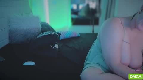 Ivy Swings online show from 04.01.26